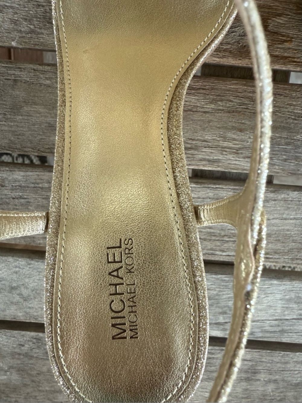 Michael Kors Gold Glitter T-Strap Heels Sandals Size 7.5 Wedding Evening - Picture 5 of 7